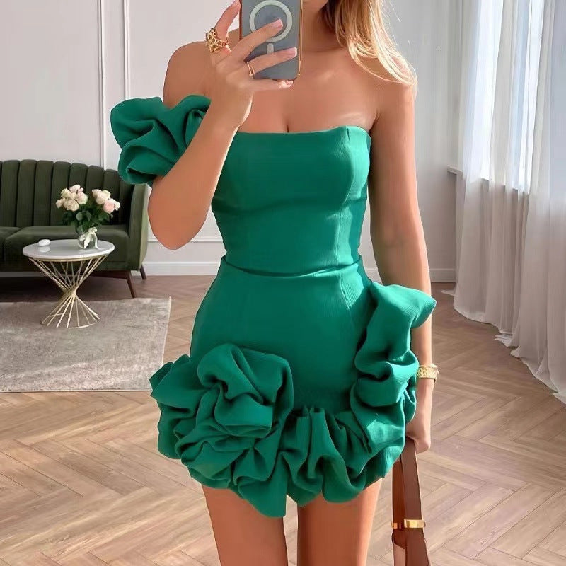 Fudus figurbetontes, trägerloses Bodycon-Kleid mit einer Schulterpartie