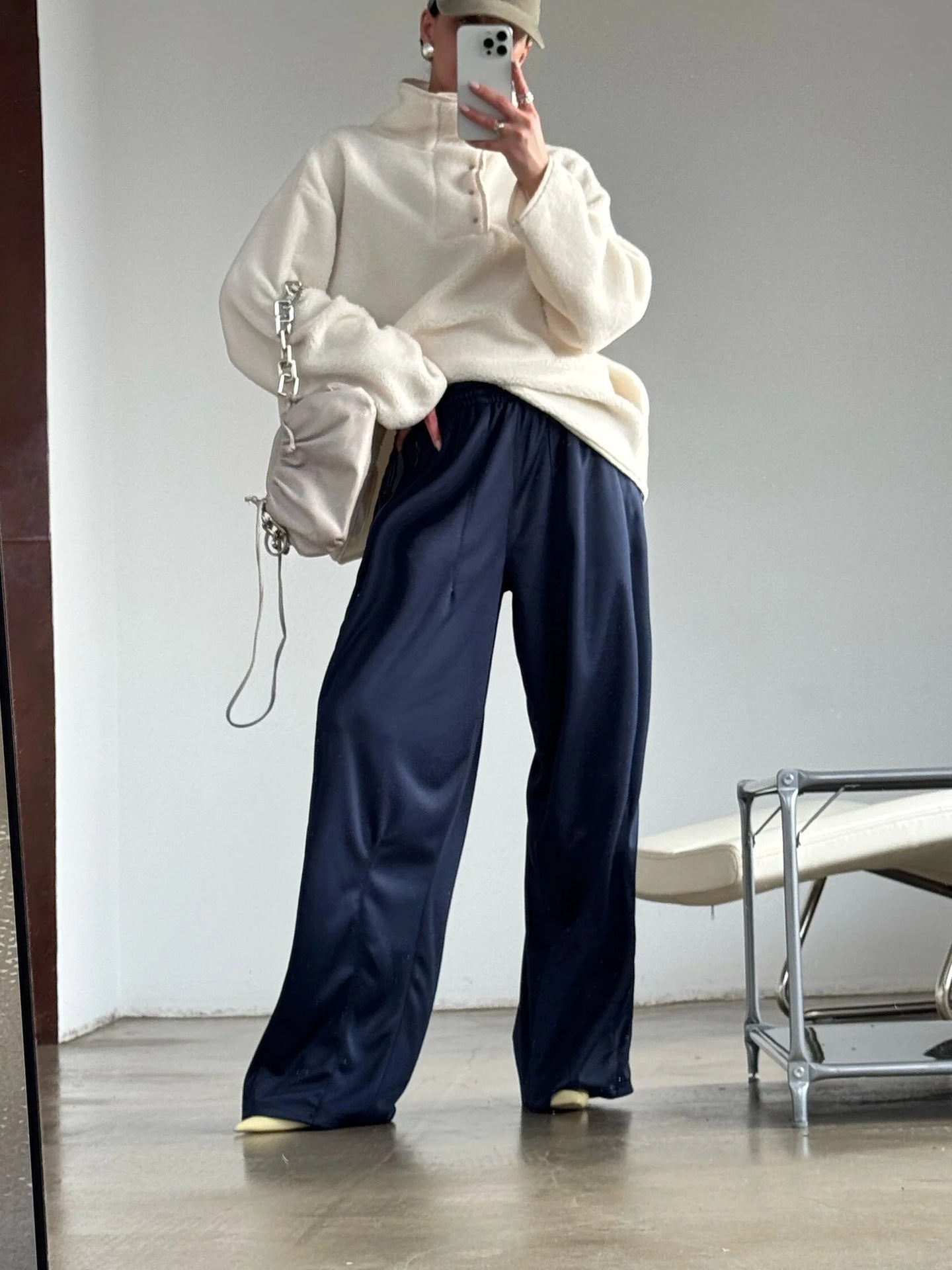 Damen weite Sporthose mit diagonalen Streifen Amawinc