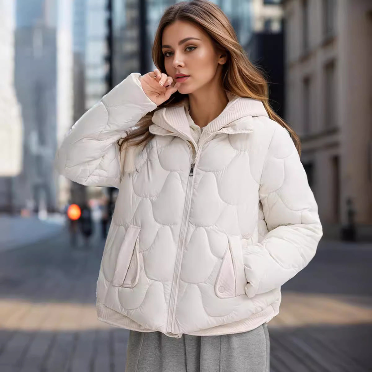 Damen modische gepolsterte Jacke mit abnehmbarer Kapuze und praktischen Taschen Amawinc