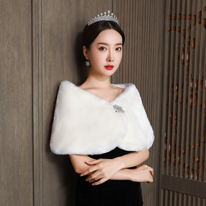 Damen eleganter und luxuriöser Umhang aus Kunstpelz Amawinc