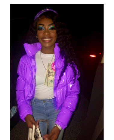 Damen modische kurze Steppjacke mit glänzendem Finish Amawinc