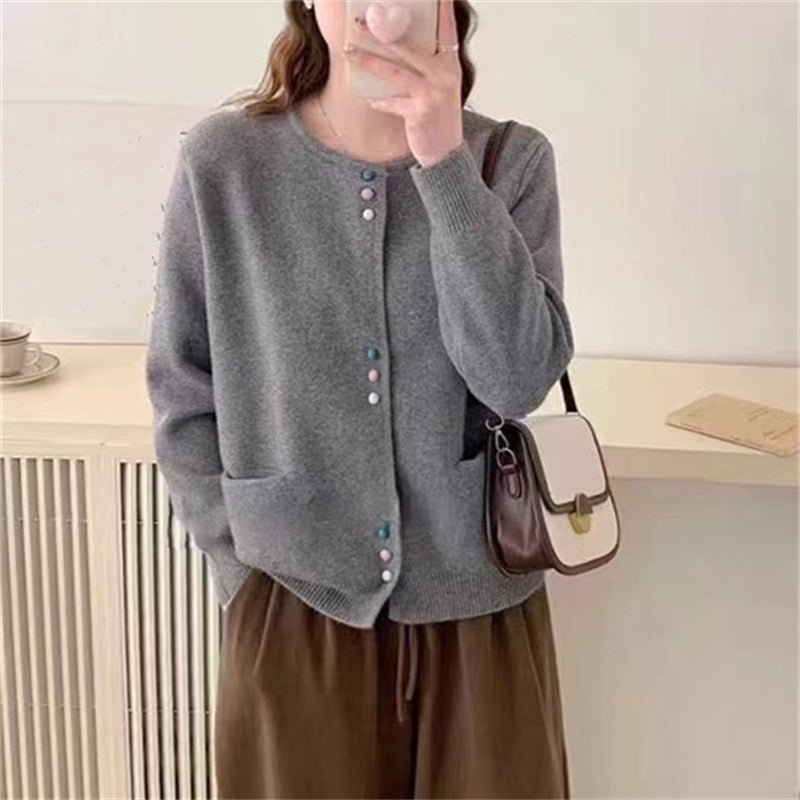 Damen gemütliche Strickjacke mit bunten Knöpfen und praktischen Taschen Amawinc