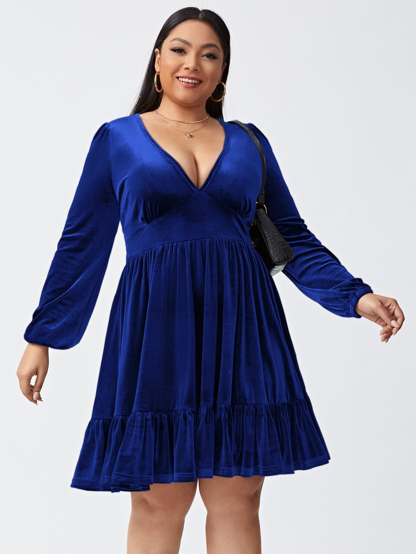 Sexy Samtkleid mit langen Ärmeln von Fudus