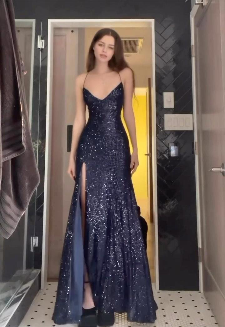 Damen Glamouröses Abendkleid mit funkelndem Paillettenbesatz und elegantem Schlitz Amawinc