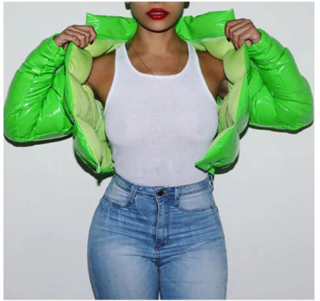 Damen modische kurze Steppjacke mit glänzendem Finish Amawinc