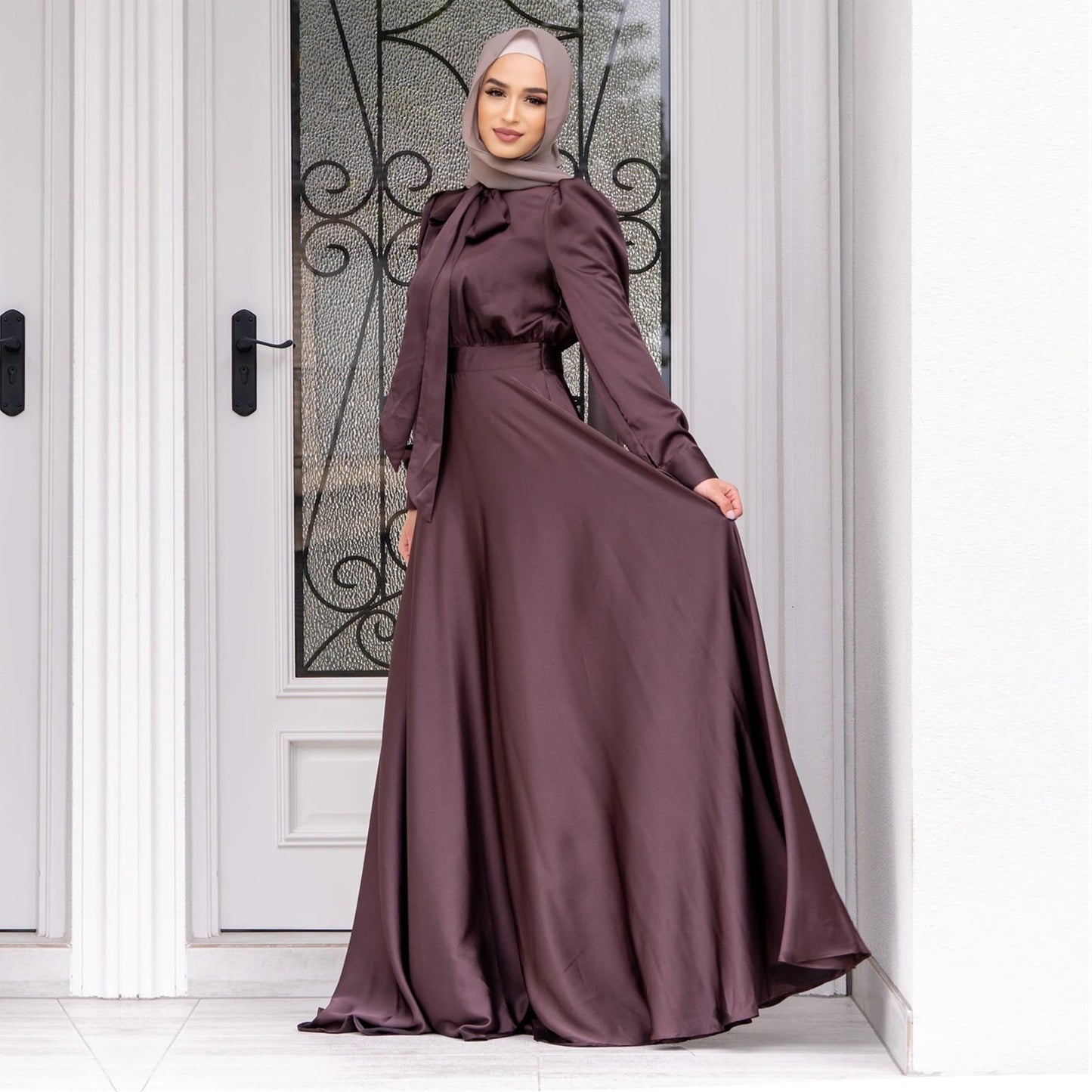 Damen Maxi-Kleid mit fließenden Ärmeln und elegantem Taillengürtel Amawinc