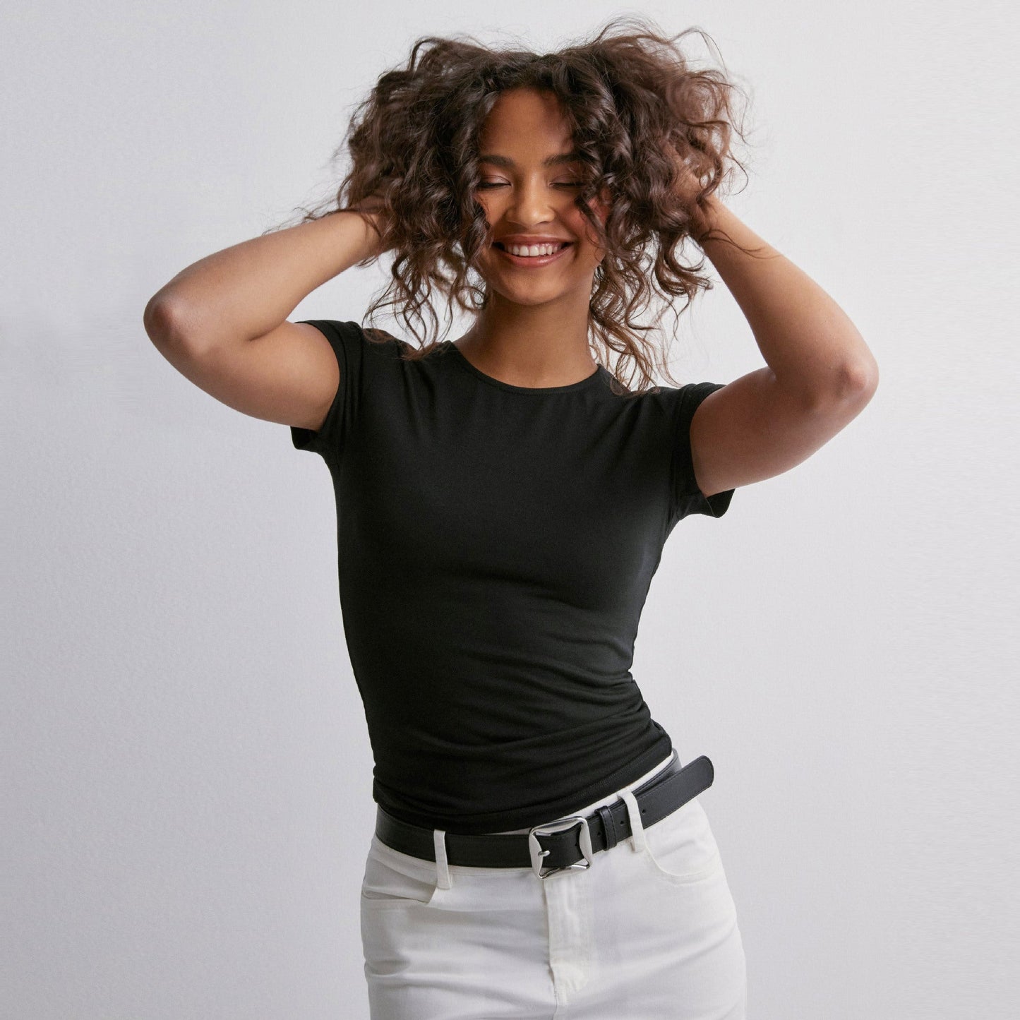 Damen Slim Fit T-Shirt aus hochwertigem Baumwollmix mit elastischem Stretch Amawinc