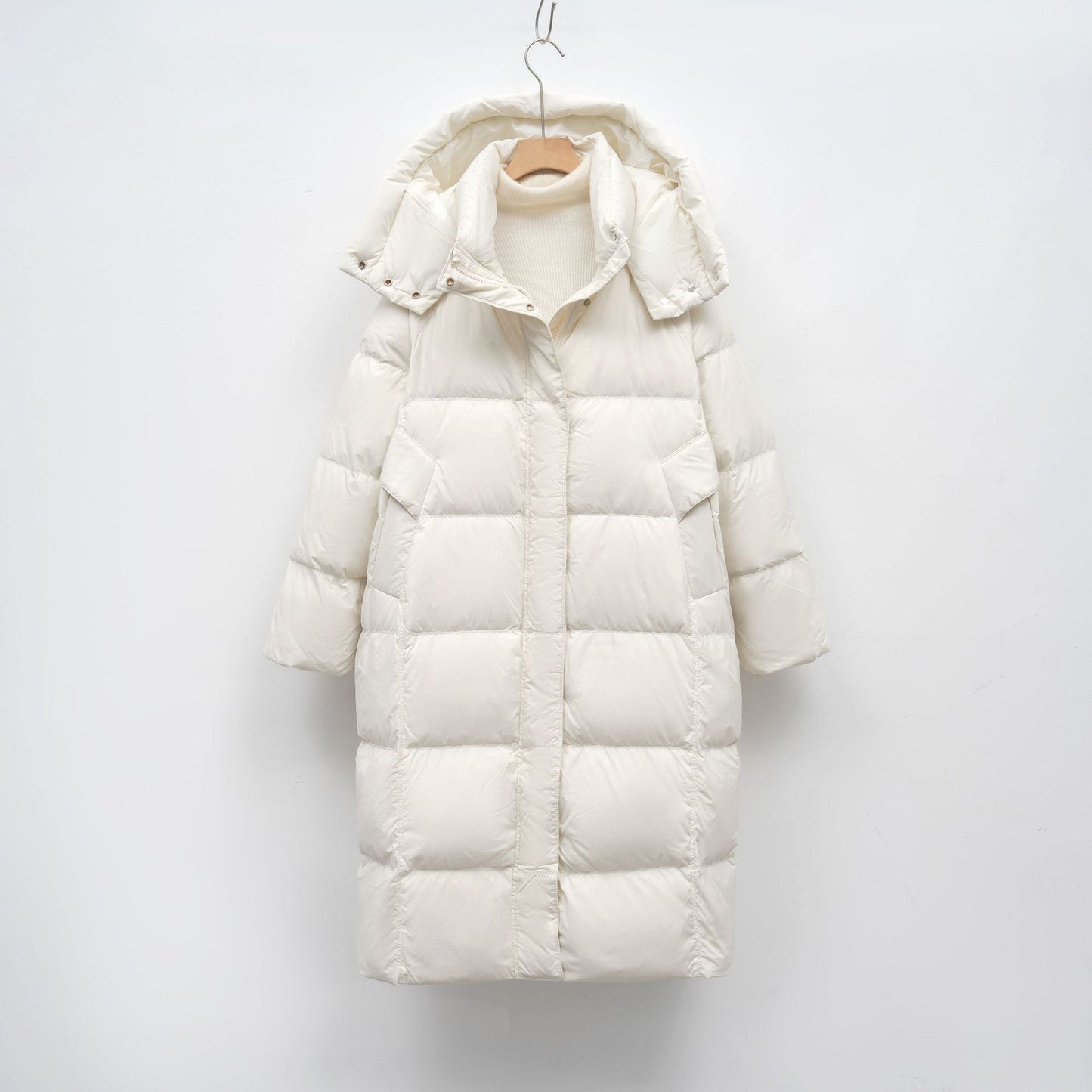 Damen Lange Daunenjacke mit verstellbarer Kapuze und luxuriösem Innenfutter Amawinc