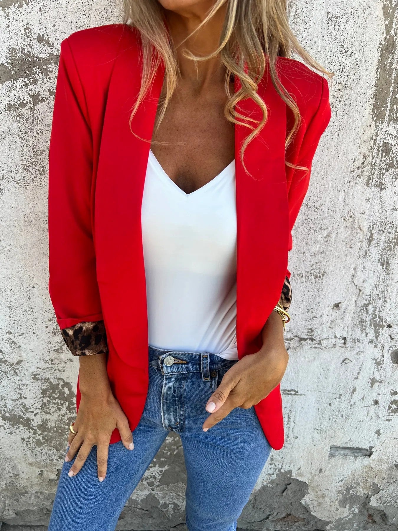 Damen Eleganter Blazer mit animalischem Muster an den Ärmeln Amawinc