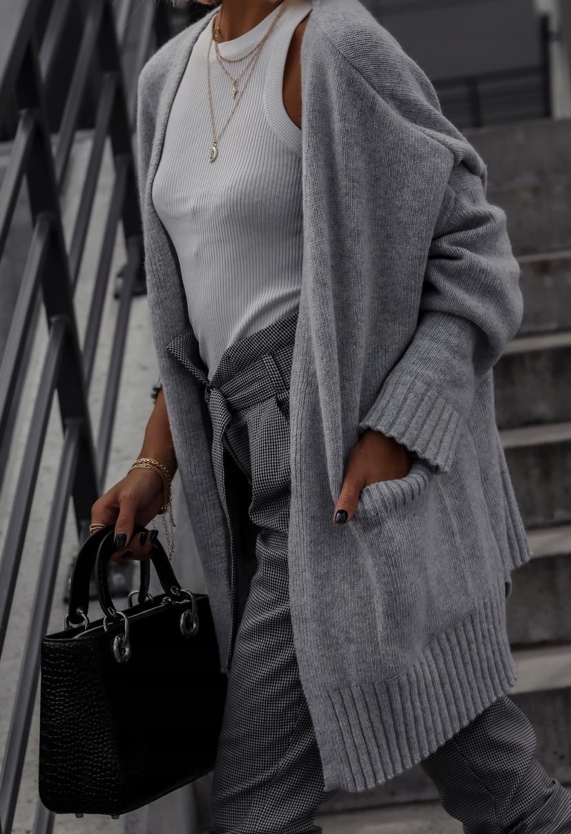 Damen gemütlicher Strickcardigan mit lässiger Silhouette und praktischen Taschen Amawinc