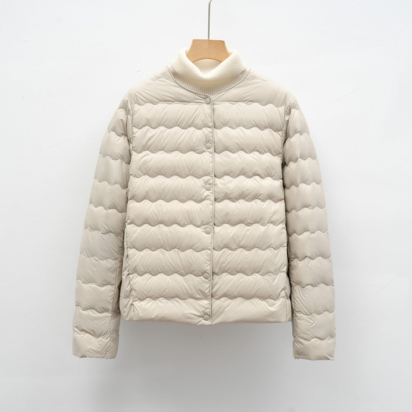 Damen Leichte gesteppte Jacke mit hochgeschlossenem Kragen und elastischen Bündchen Amawinc