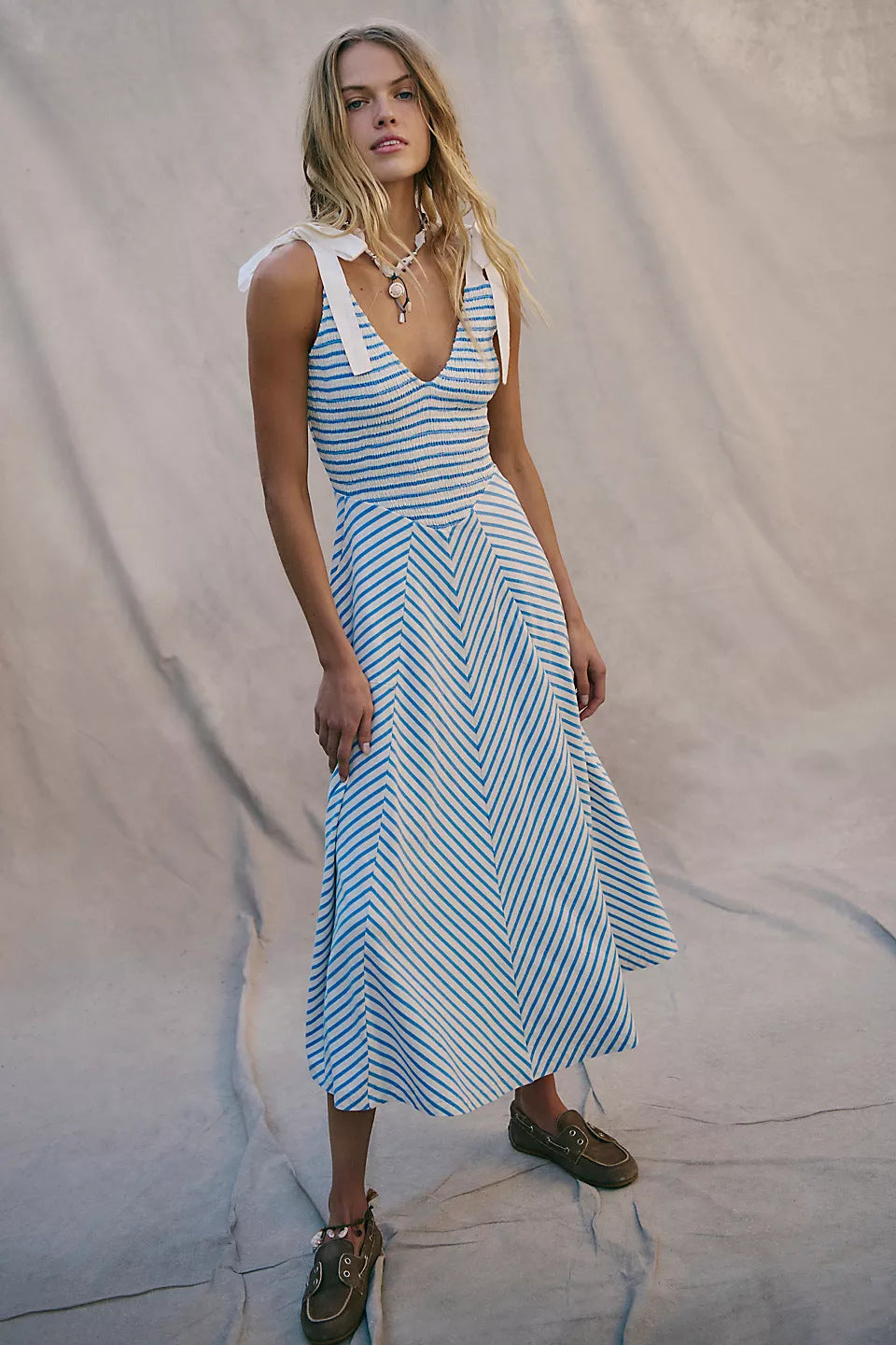 Robe Maxi Femme En Coton Léger Décolleté En V Profond Bretelles Réglables Avec Poches