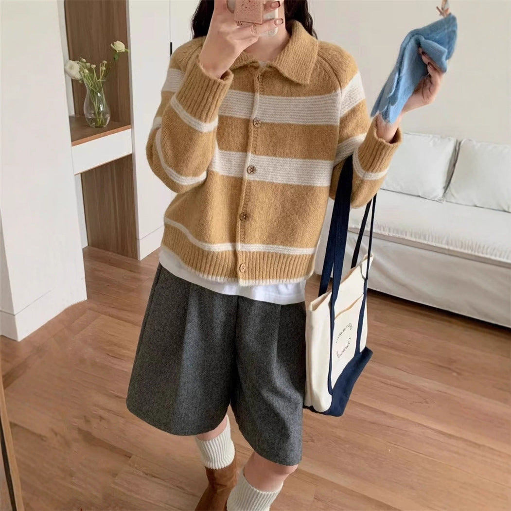 Damen Strickjacke mit charakteristischem Kragen und modischen Blockstreifen Amawinc