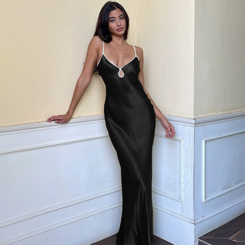 Robe Slip Féminine Look Satiné Élégant Coupe Slim Bretelles Fines Détail Ouverture En Forme De Clé