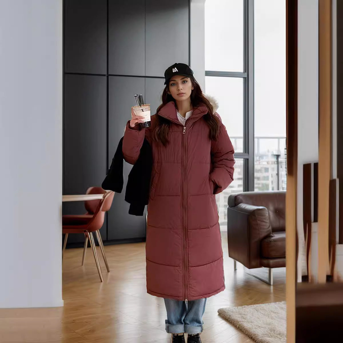 Damen langer, stilvoller Daunenmantel mit praktischer Kapuze und wärmendem Futter Amawinc