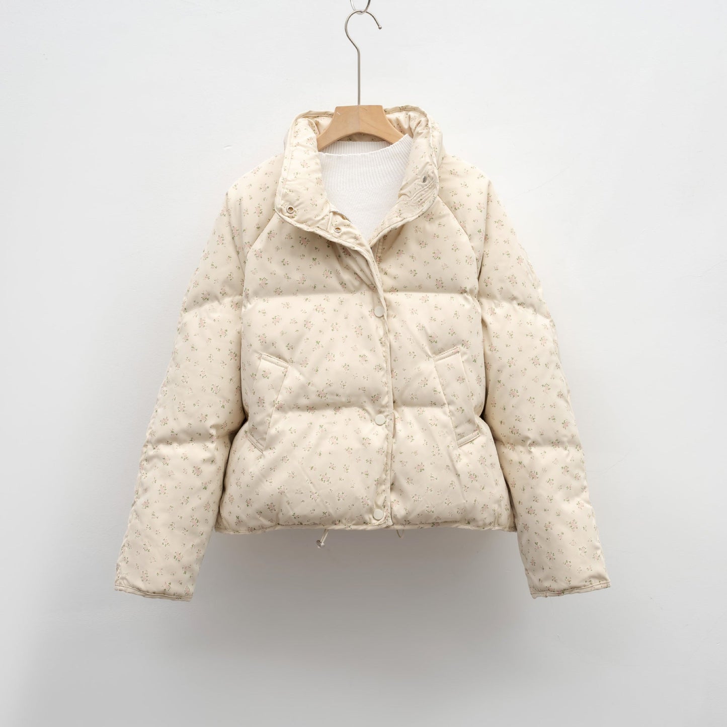 Damen voluminöse Steppjacke mit floralem Design und praktischen Taschen Amawinc