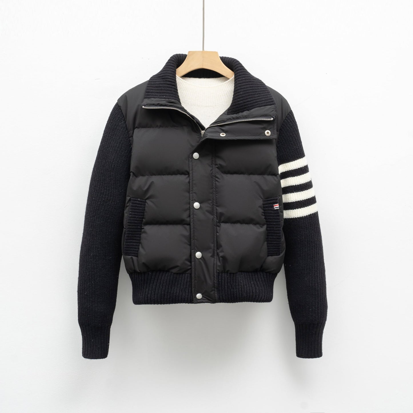 Damen modische Steppjacke mit Strickärmel und hohem Kragen Amawinc