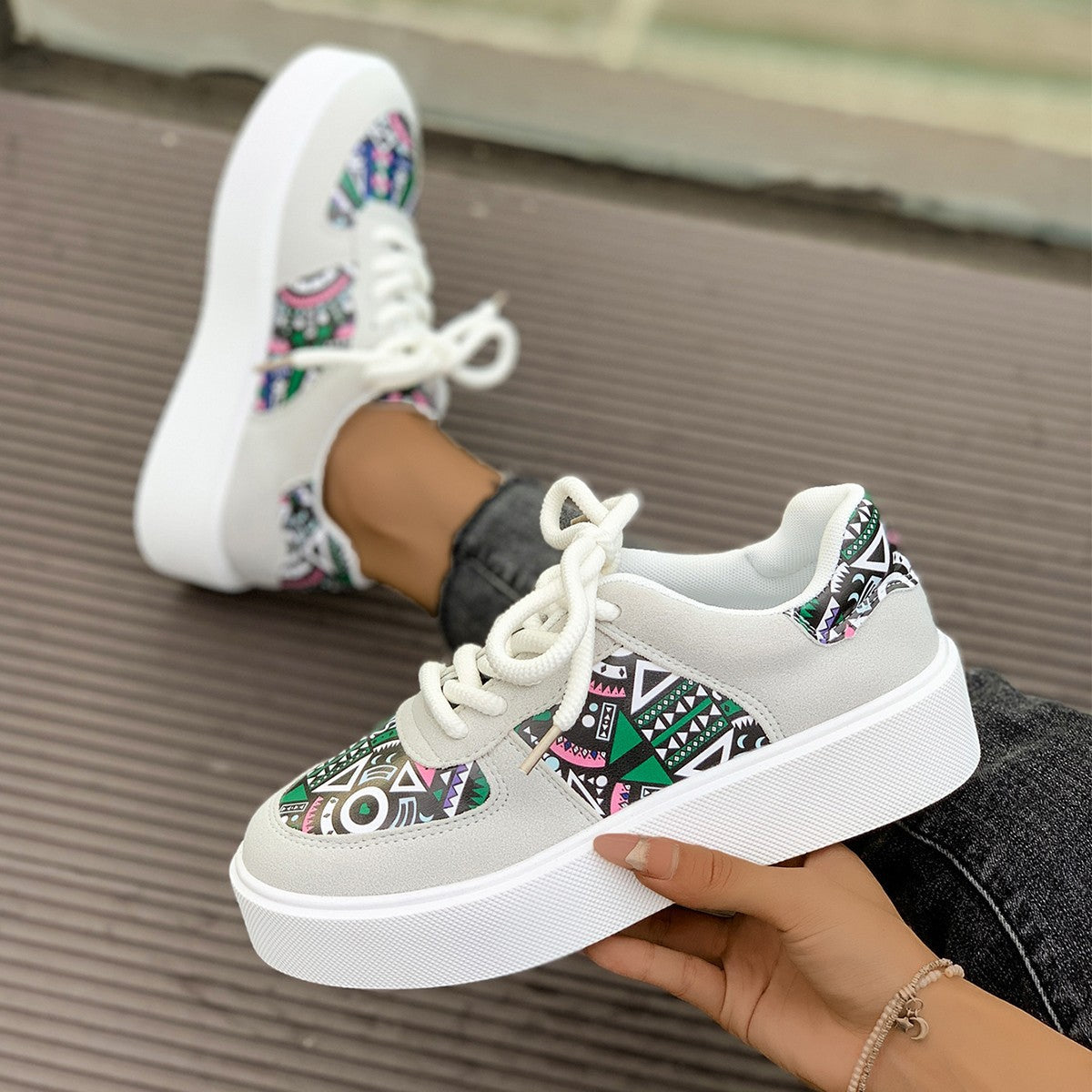 Damen modische Plateau-Sneaker mit auffälligem Design Amawinc