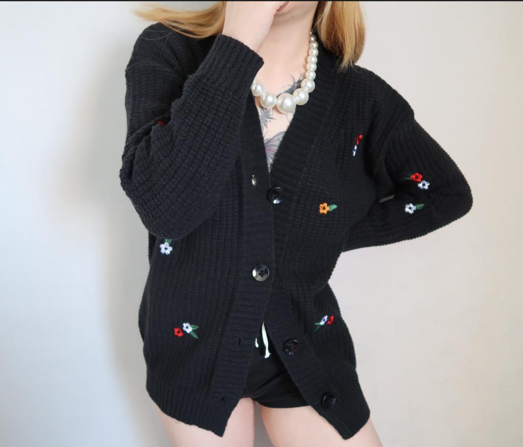 Damen Strickjacke mit buntem Blumenstickereien Amawinc