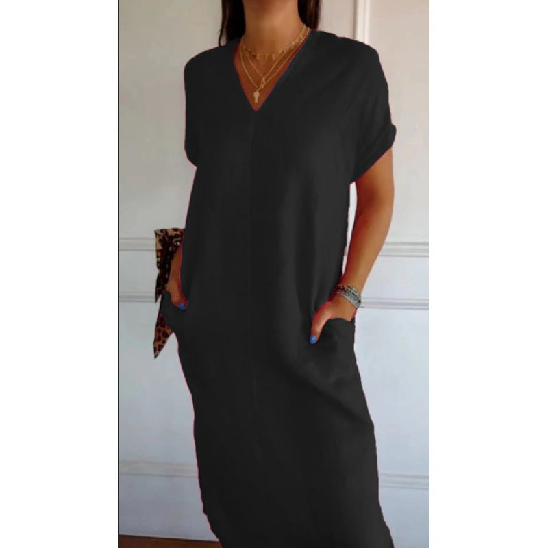 Fudus Kurzarmkleid mit V-Ausschnitt