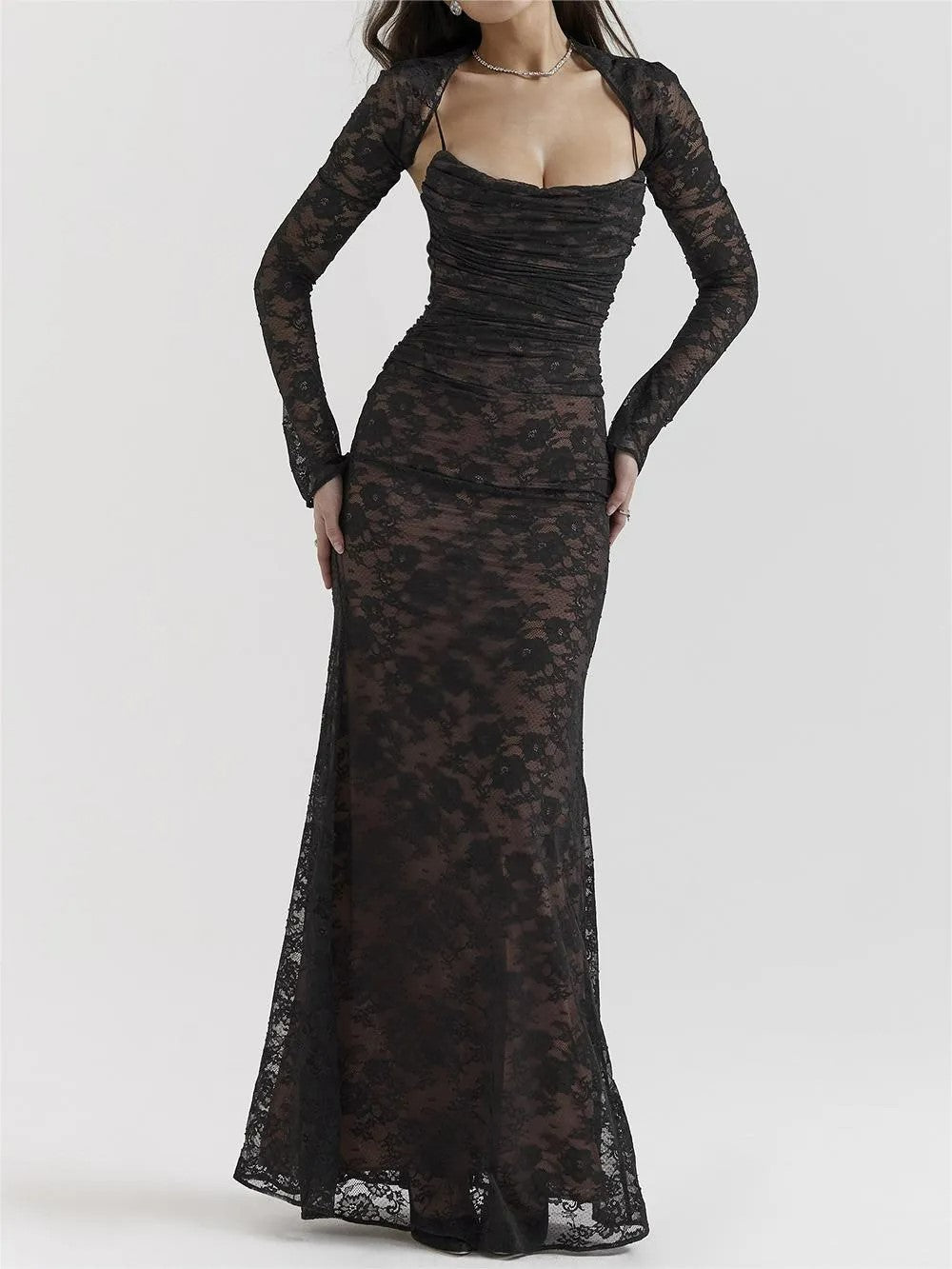 Edles ärmelloses Spitzenkleid von Fudus