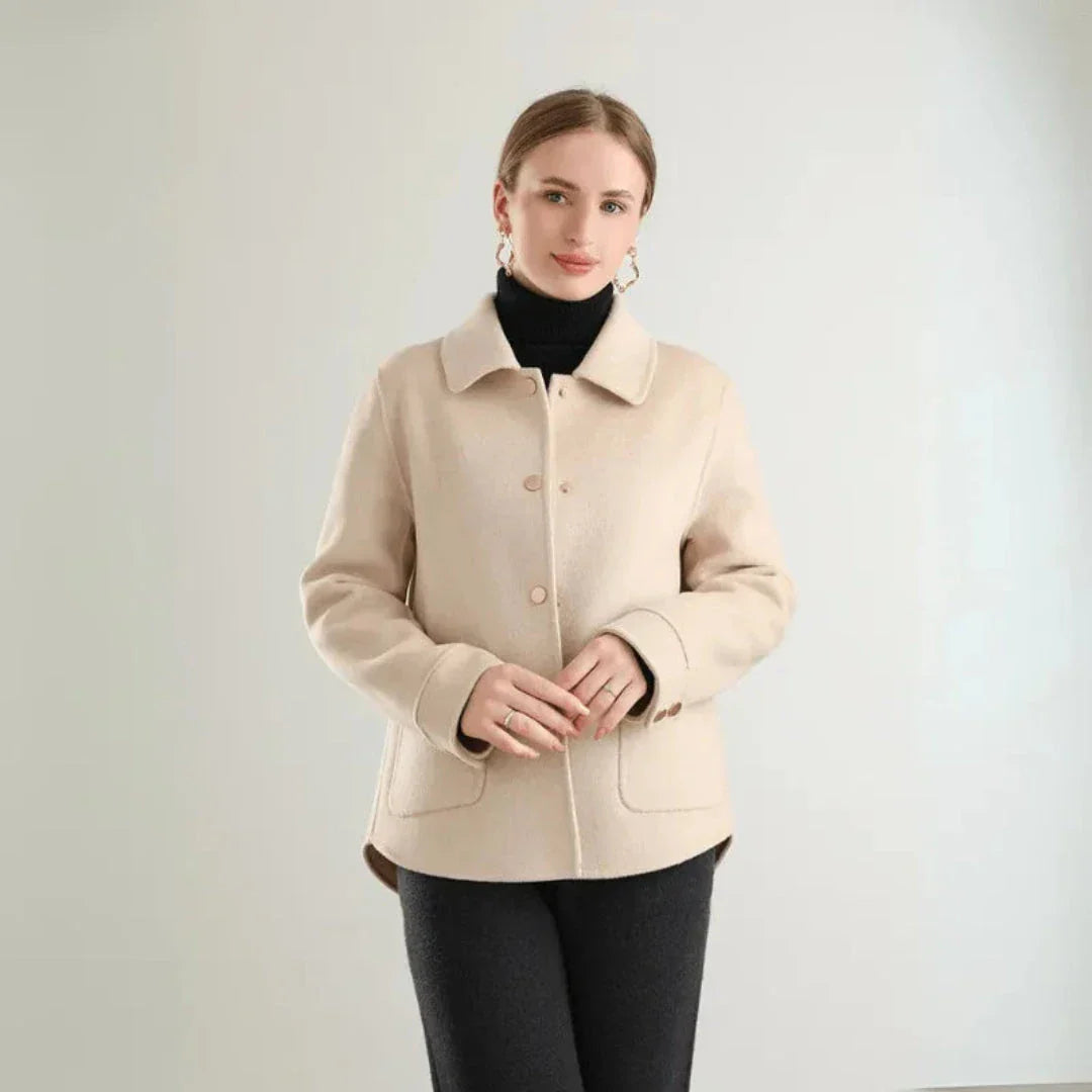 Manteau Double Face En Laine Olivia Avec Boutons Frontaux Et Silhouette Ajustée Chic