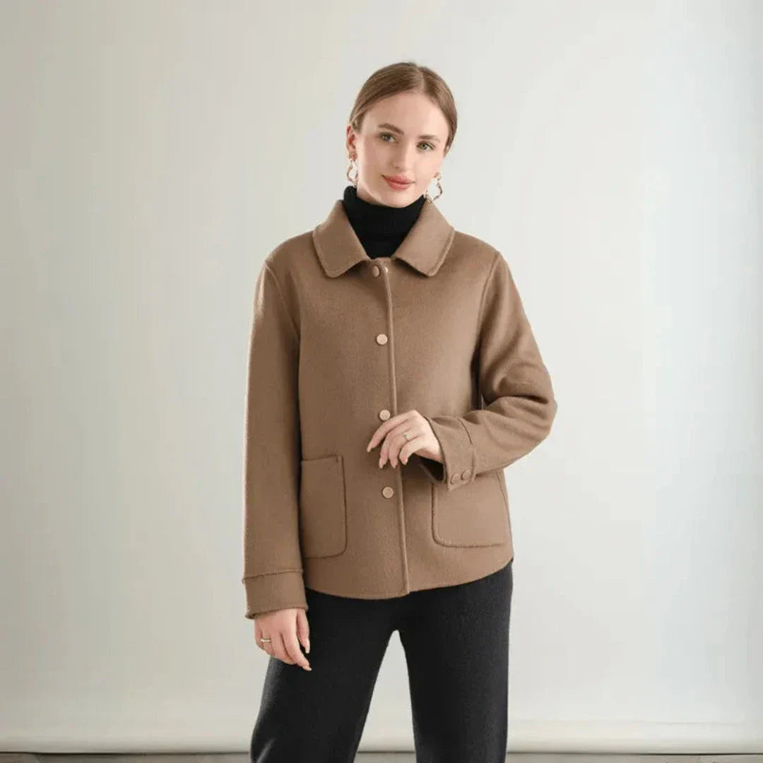 Manteau Double Face En Laine Olivia Avec Boutons Frontaux Et Silhouette Ajustée Chic