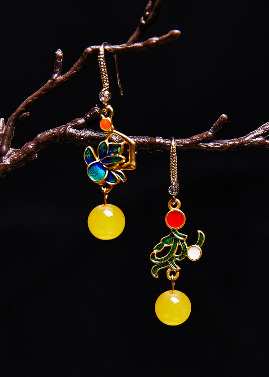 Boucles d'oreilles pendantes asymétriques en cire d'abeille, Design original - Amawinc