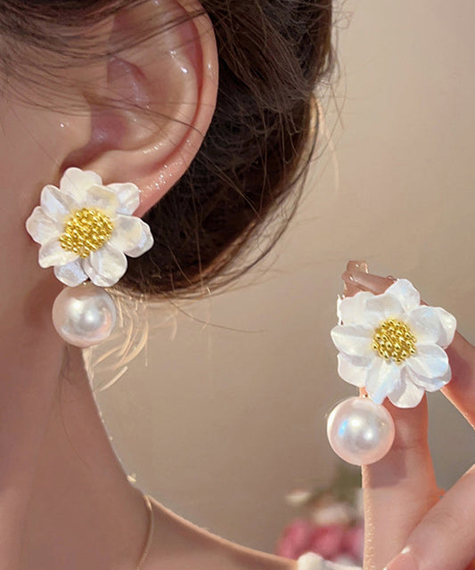 Boucles d'oreilles à tige en alliage acrylique blanc au design original, motif floral et perles - Amawinc