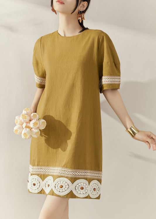 Robe mi-longue d'été à imprimé patchwork jaune au design original - Amawinc