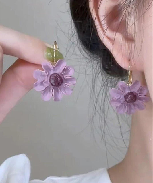 Boucles d'oreilles pendantes florales originales en cuivre violet surdoré - Amawinc