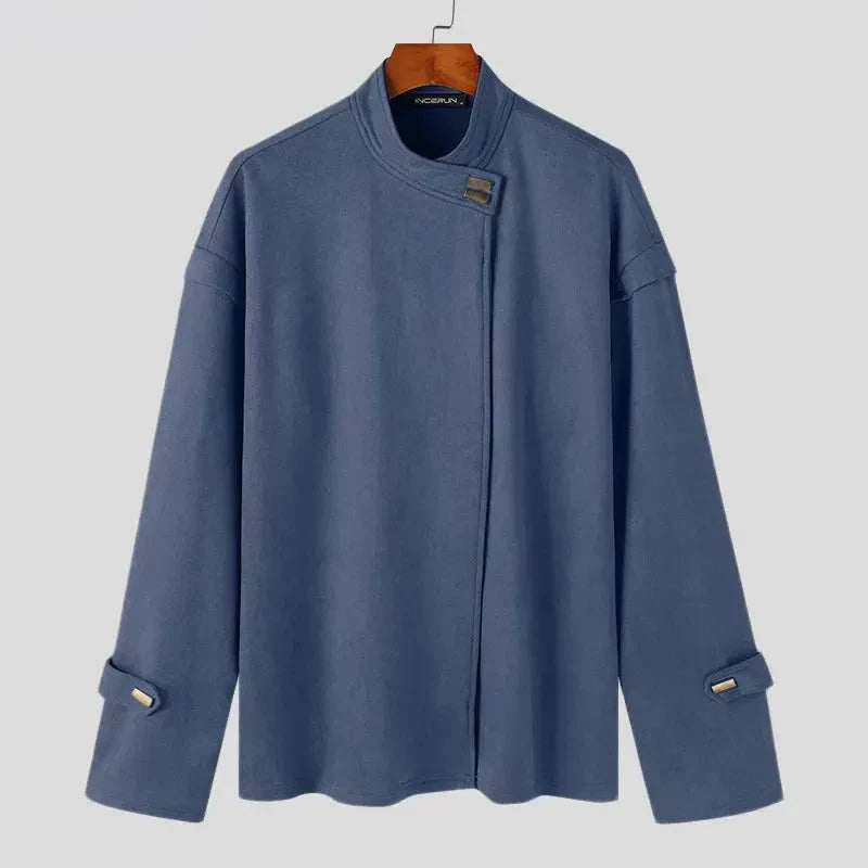 Veste Rafael Col Montant Minimaliste Avec Fermeture Asymétrique Et Pattes De Manche Réglables En Tissu Doux
