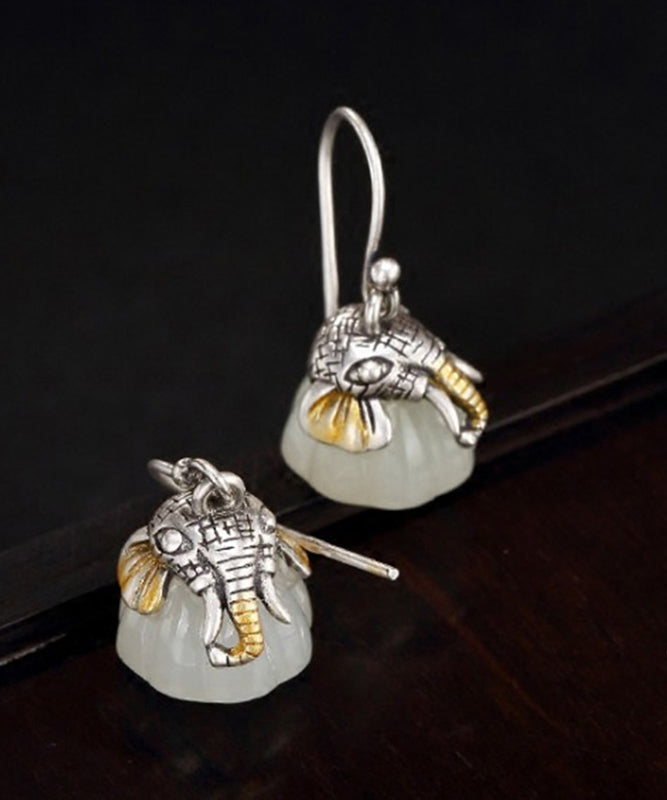 Boucles d'oreilles pendantes rétro en argent sterling et soie avec petit éléphant en jade - Amawinc