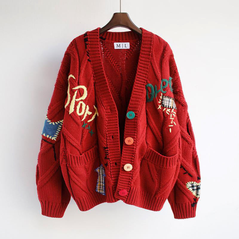 Cardigan Rétro Revival en Tricot Chaud avec Patchwork et Boutons Multicolores par Valentina Rossi