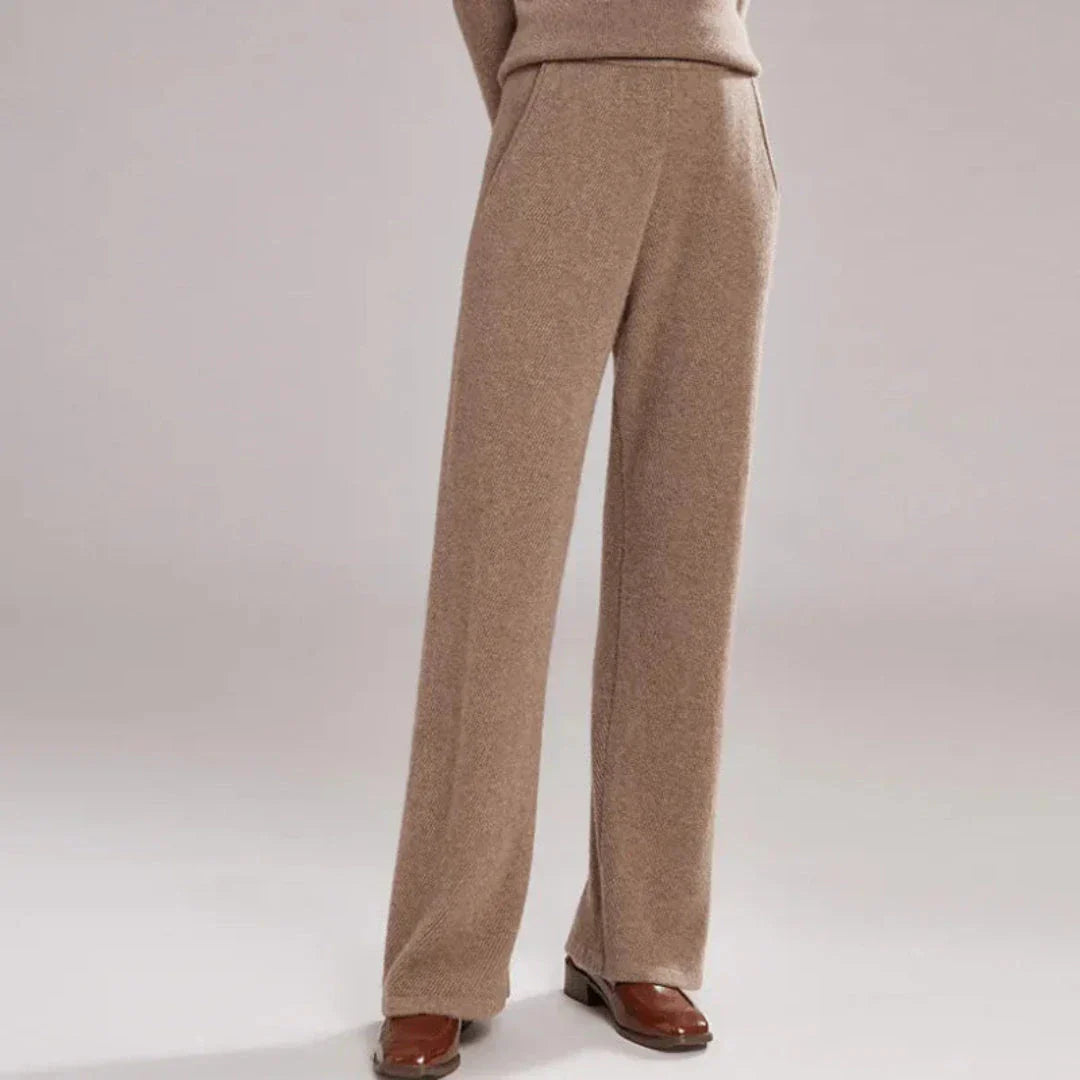 Ria Pantalon Maille Cachemire À Jambe Large Confortable Et Stylé Pour Femme Minimaliste Et Tendance