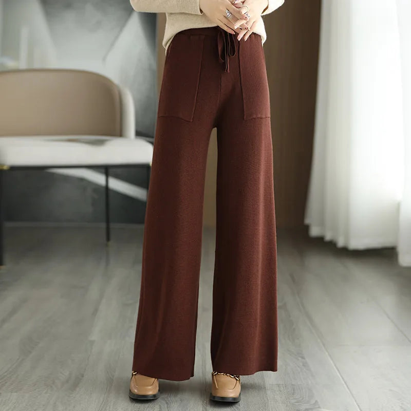 Pantalon De Bureau Nadja En Laine Mérinos Pure Avec Grandes Poches Avant Affinant La Silhouette