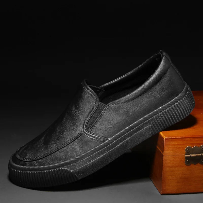 Herrenslipper aus elegantem Leder