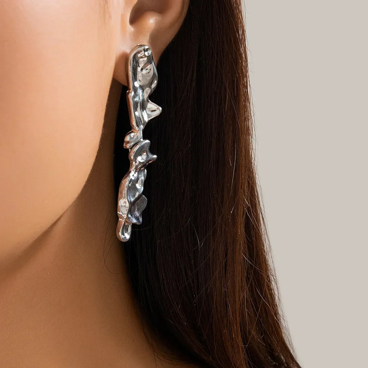 Ensemble de Bijoux Abstraits Élégance Fondante Or et Argent Liens Organiques Légers et Confortables