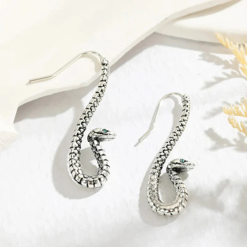 Seraphine Boucles Serpent Sculpté Silhouette Lumineuse Finition Polissage Confort Toute Journée Fermoir Poussoir