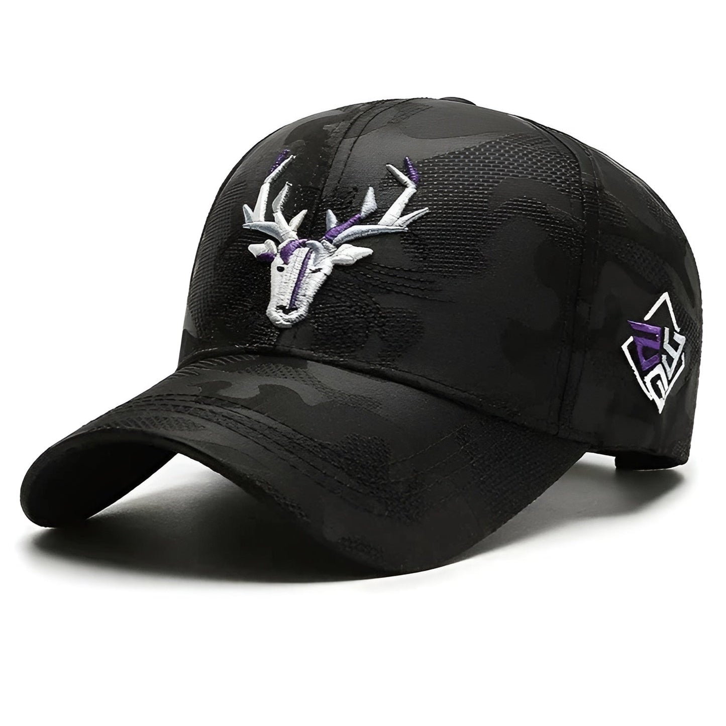 Casquette Brodée Cerf Argenté Avec Camouflage Discret Tout Autour Et Dos Réglable En Laiton