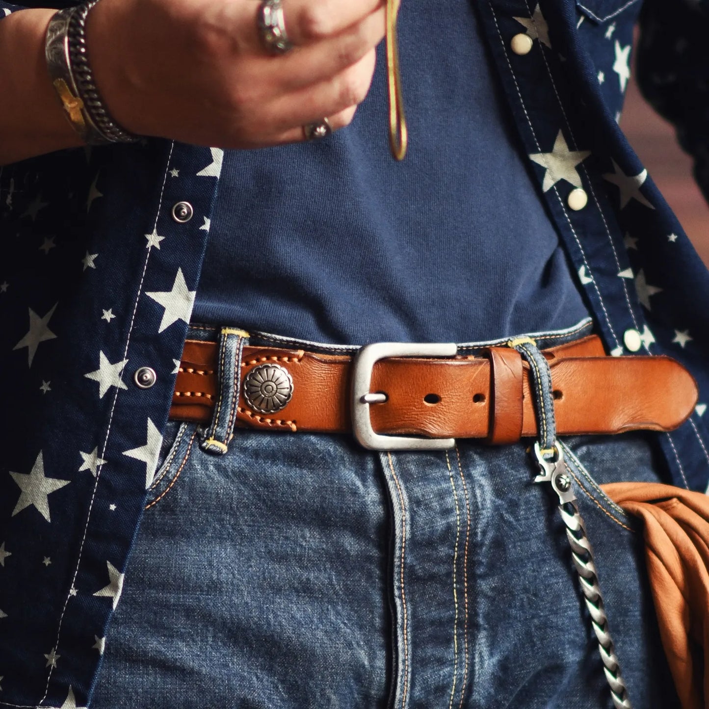Ceinture En Cuir Vieilli Premium Avec Effet Distress Détails Western Et Surpiqûres À La Main
