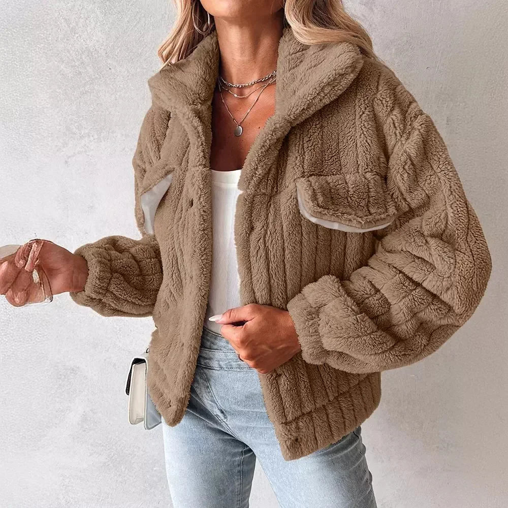 Veste Trucker Court en Fourrure Synthétique Maille Côtelée Col Rabattable Ample Poches Oversize