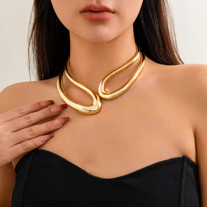 Collier Choker Minimaliste Arvella Entrelacé Sculpté à Double Couche Finition Haute Brillance
