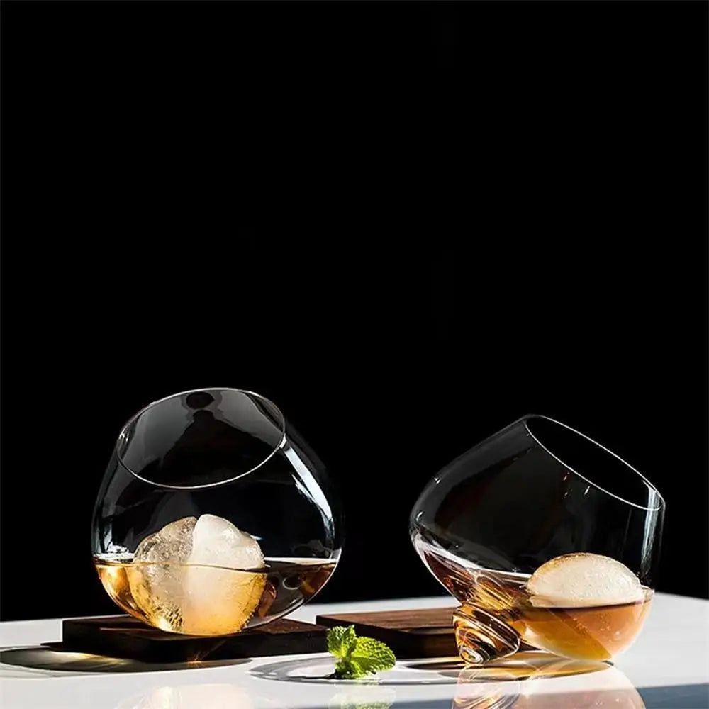 Verre Dane Pour Whisky Avec Rotation Sur Socle Pour Une Expérience Sensorielle Visuelle Et Ludique