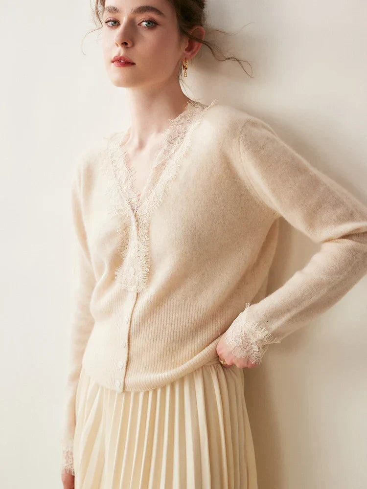 Cardigan Ajusté Rosie Avec Bordure En Dentelle Bouton Devant Encolure V Manches Longues Longueur Sur Les Hanches