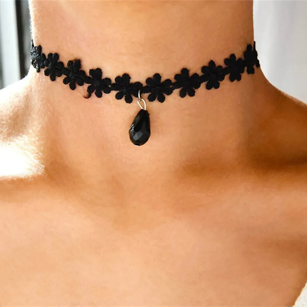 Choker Gothique En Dentelle Avec Pendentif Coeur Et Perles Longueur Réglable Confort Sans Pression