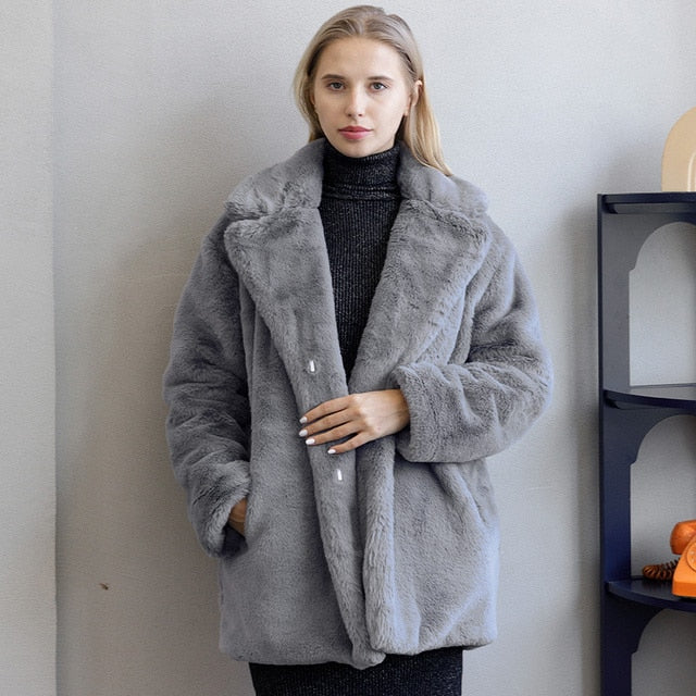 Yvanya Winter Kunstfelljacke