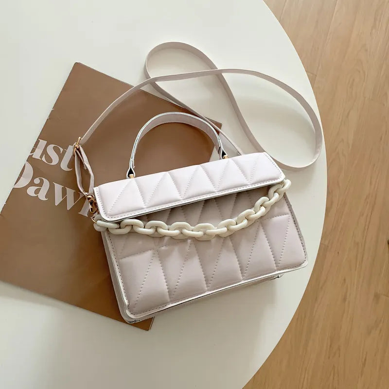 Sac À Main Chic Nerys Avec Poignée Chaîne Et Motif Matelassé Spacieux Grand Compartiment