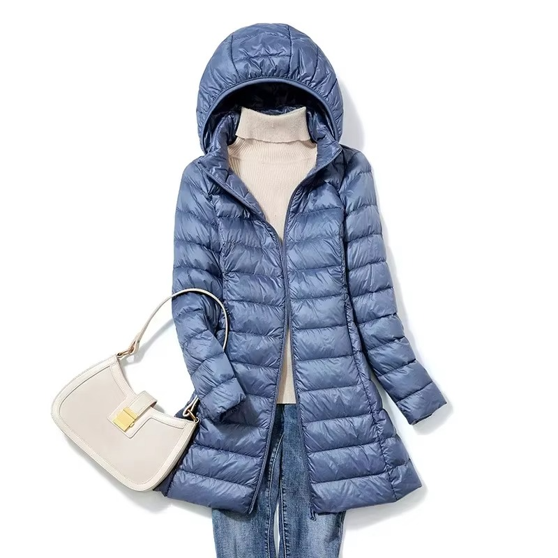 Parka Longue Féminine Légère à Capuche en Duvet Coupe Slim Chaude Élégante et Chic