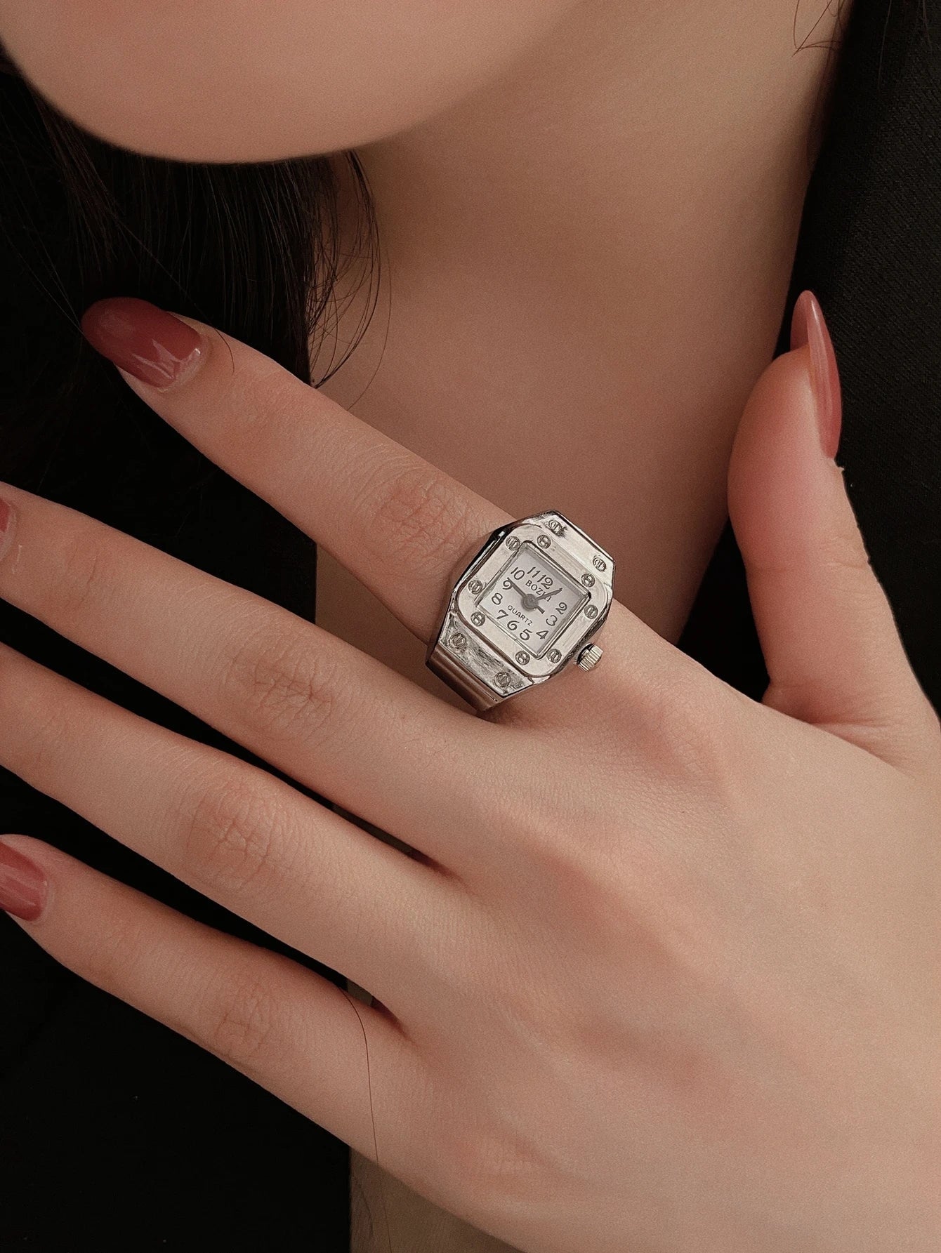 Montre Bague Élégante Résistante À La Rouille En Acier Disponible En Plusieurs Designs